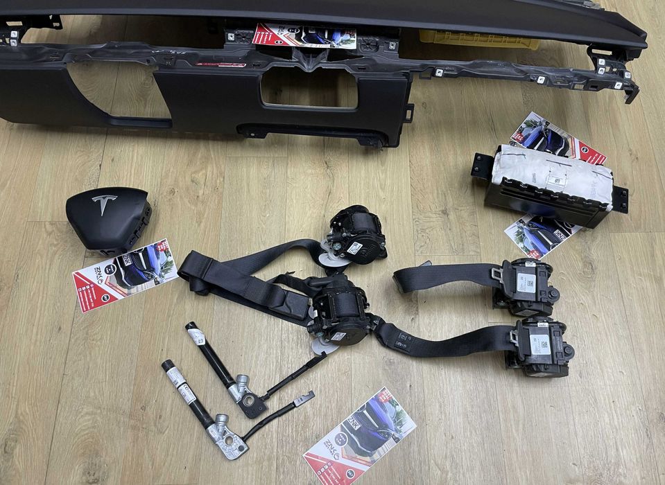 TESLA MODEL 3 - kit airbag - plansa de bord - centuri de siguranta