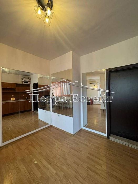 Просторно студио в Варна Бриз под наем за нощувки