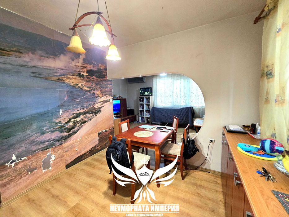 Продавам тристаен апартамент 108кв.м. на първи етаж в Асеновград, кв.Зъбче
