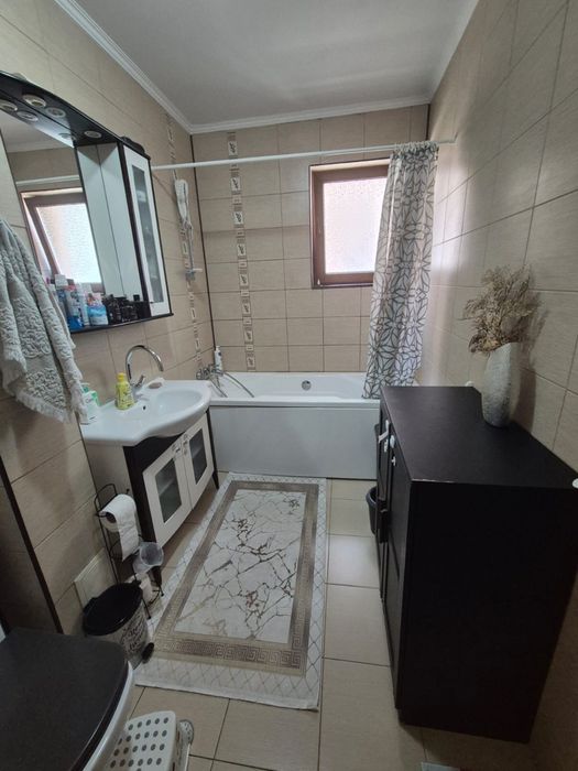 Vand apartament 2 camere
