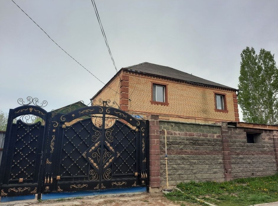 Продам Два благоустроенных дома в центре Астаны!