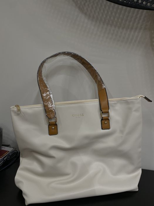 Сумка тоут Guess
