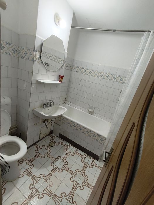 Proprietar Vând apartament decomandat  2 camere Valea aurie etaj 4