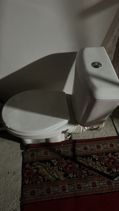 Продам раковину и унитаз