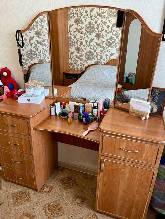 Спальный гарнитур