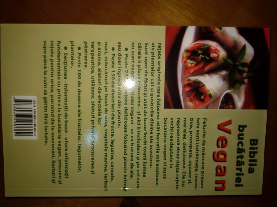 Vând carte de rețete Biblia Bucătăriei Vegane