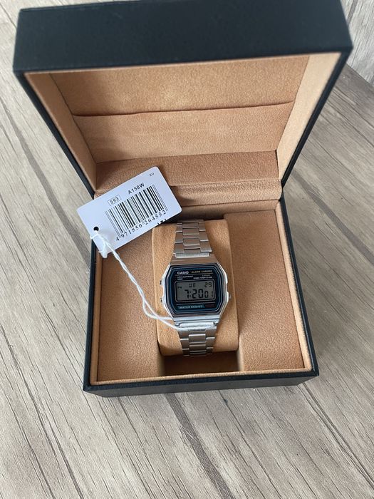 Casio часы  новые