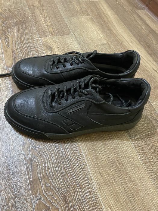 Мужские кроссовки, батинки