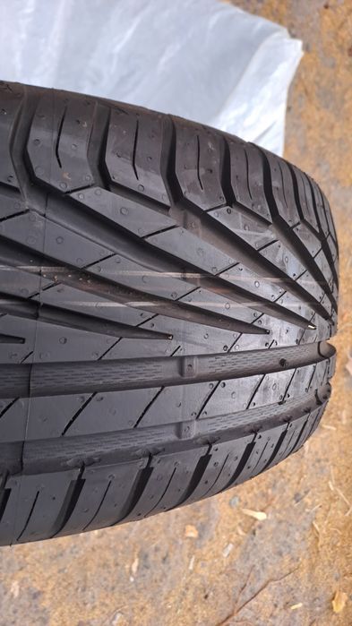 1бр. Нова 215/55/16 Uniroyal