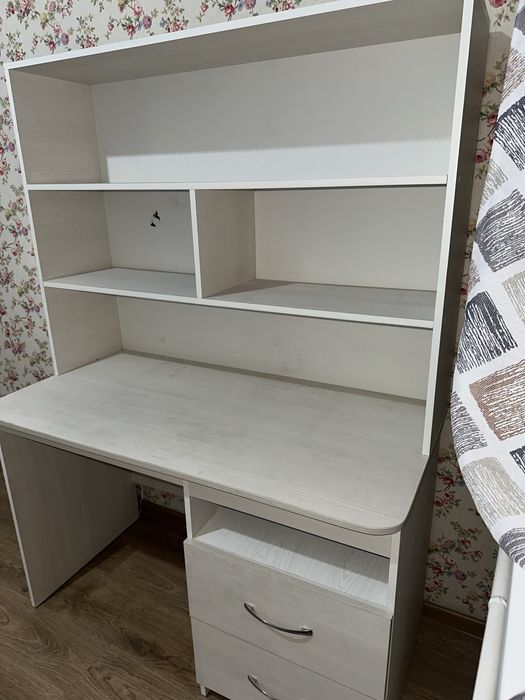 Продам писменный стол