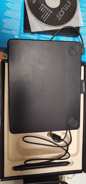 Vând tableta grafică INTUOS