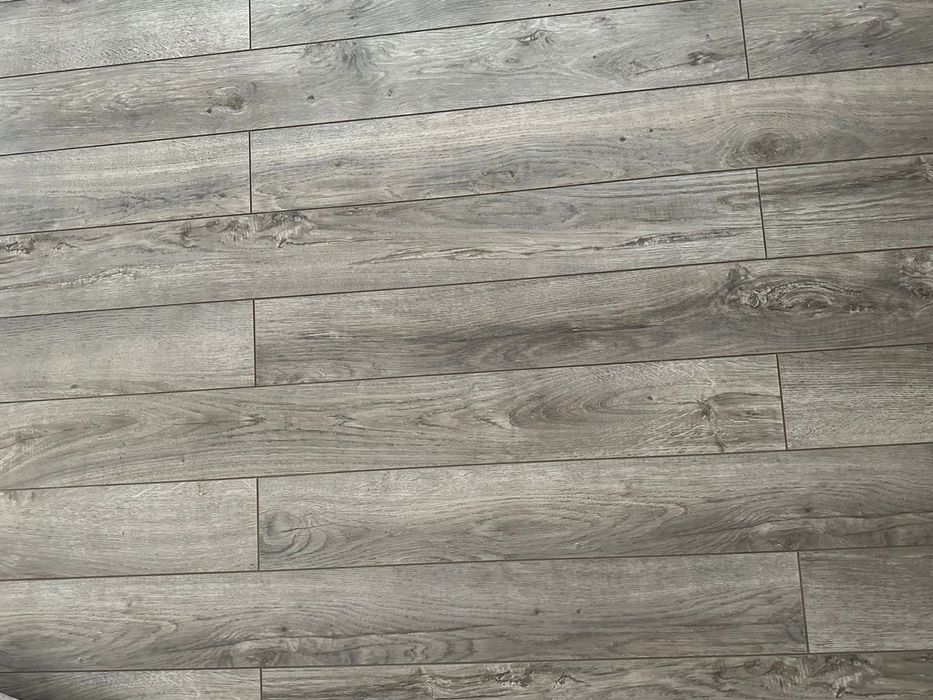 Ламинат 65кв м 60.000