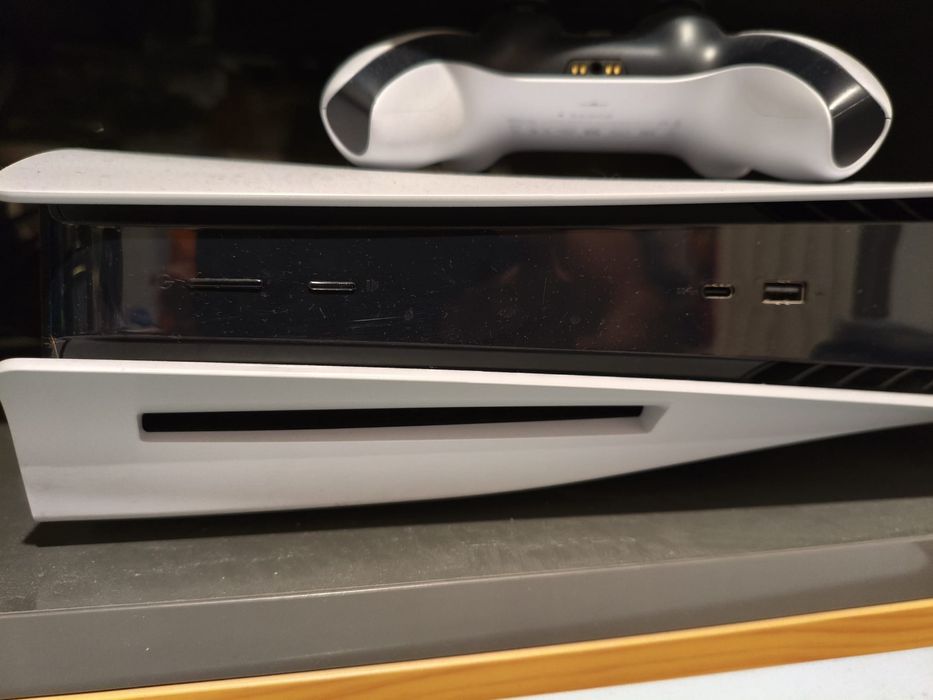 PlayStation 5 cu Disk impecabi + 12 jocuri pe disc