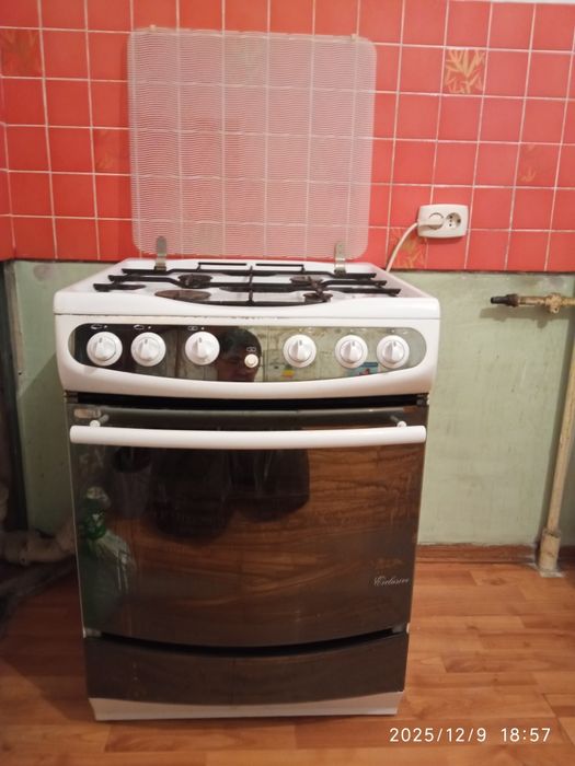 Срочно продам газовую плиту
