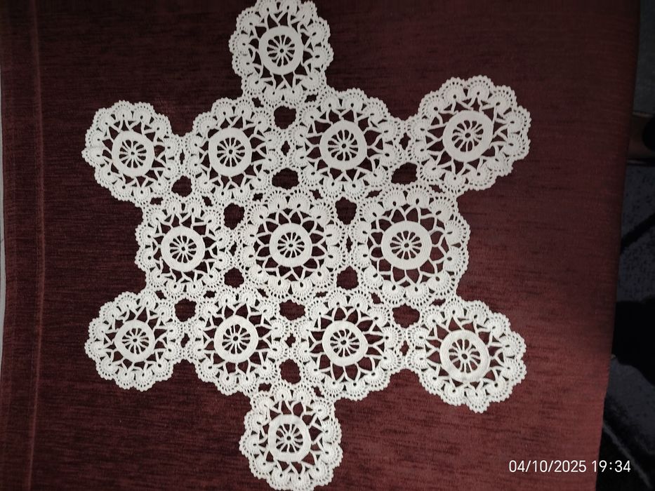 Плетени карета на една кука