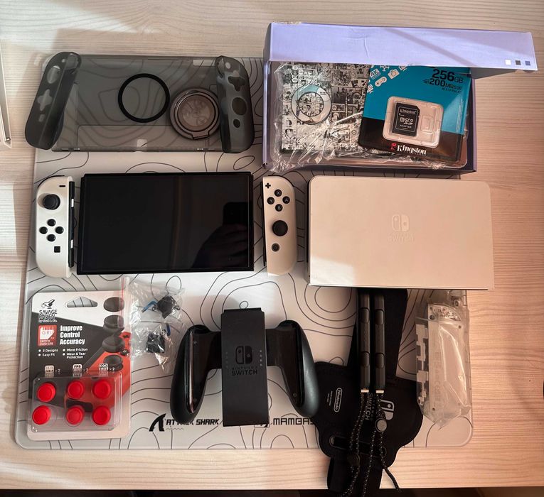 Продам прошитый Nintendo Switch OLED в отличном состоянии