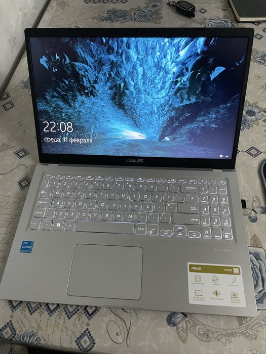 Asus vivobook sotiladi