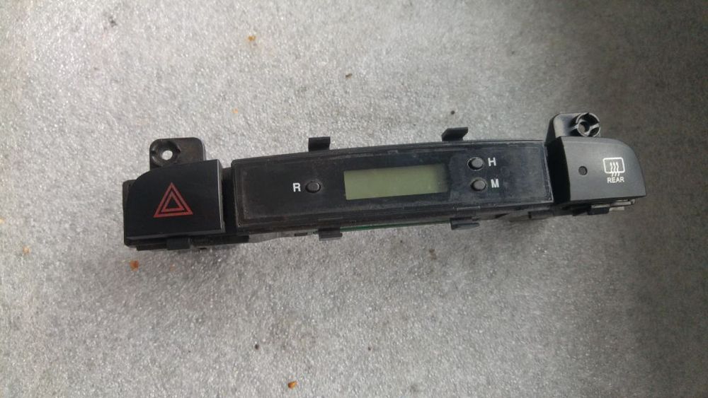 display cu butoane hyundai accent 937101e000