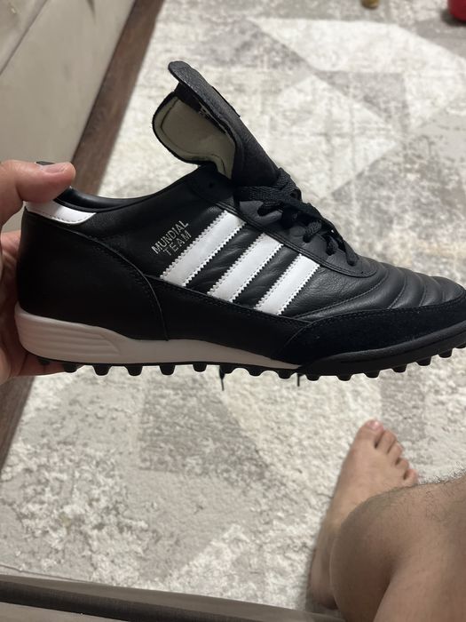 Бутсы футбольные