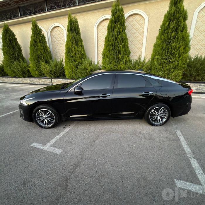 KIA K5  2023 qora