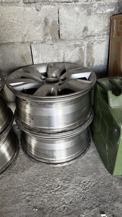 Продам литые диски R18