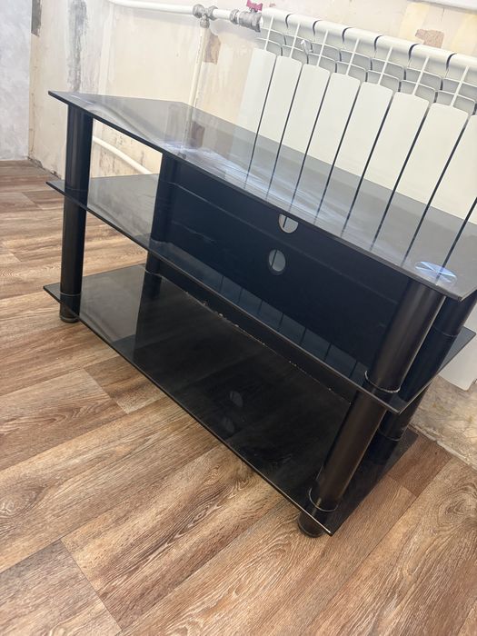 Продам тумбу под телевизор