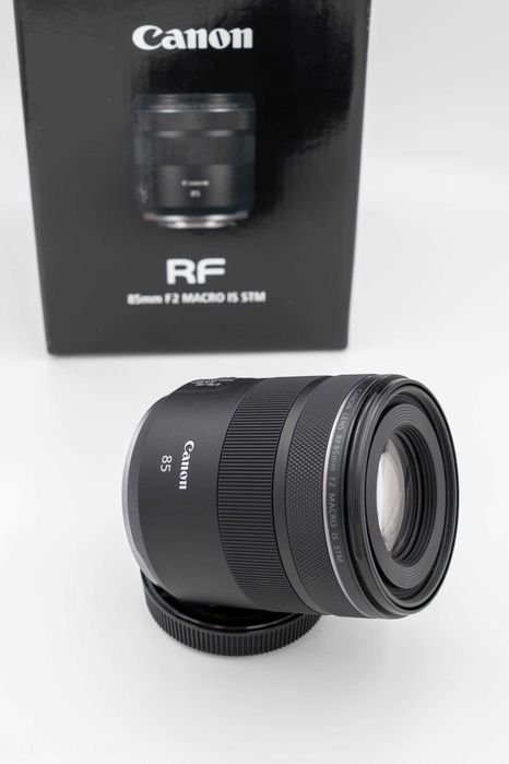 Obiectiv foto Canon RF 85mm F2 Macro IS STM