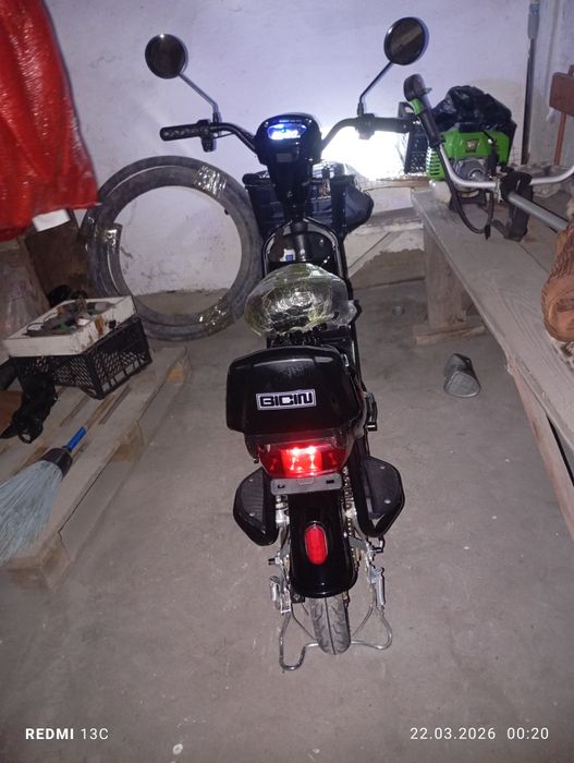 Продаю мопеть нови