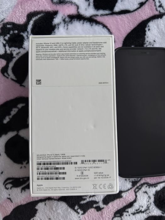 Продам Iphone 12