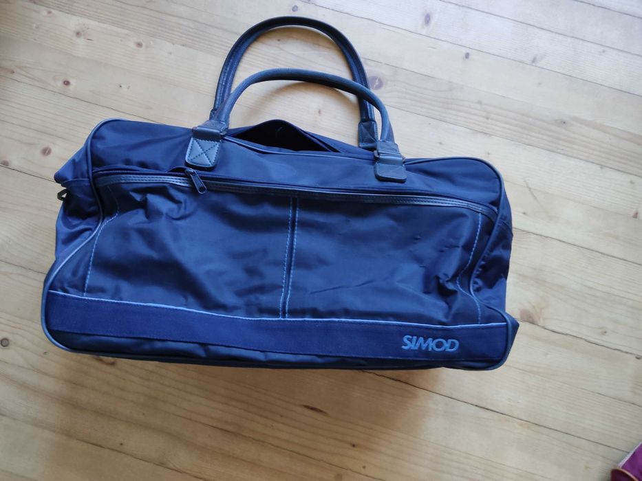 Продавам чанти за лаптоп и пътна чанта сак