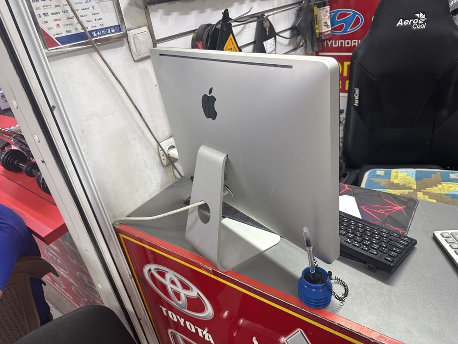IMac ( 21.5 - inch, mid 2011 )