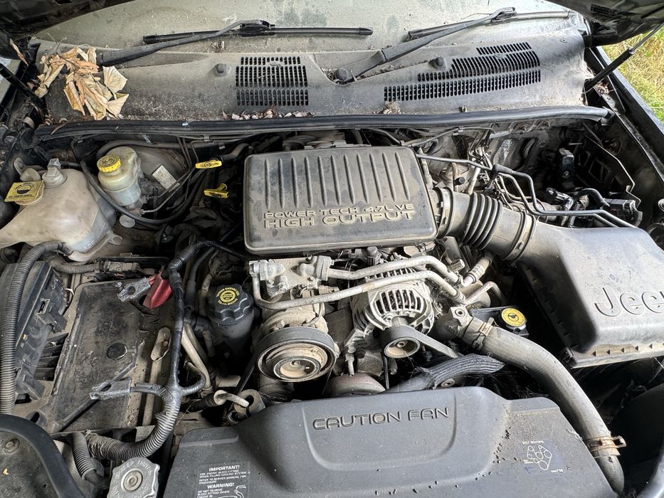 Dezmembrez jeep Grand Cherokee 4.7 motor defect
