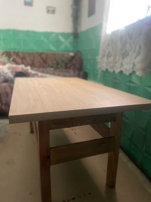 Продам столик новый