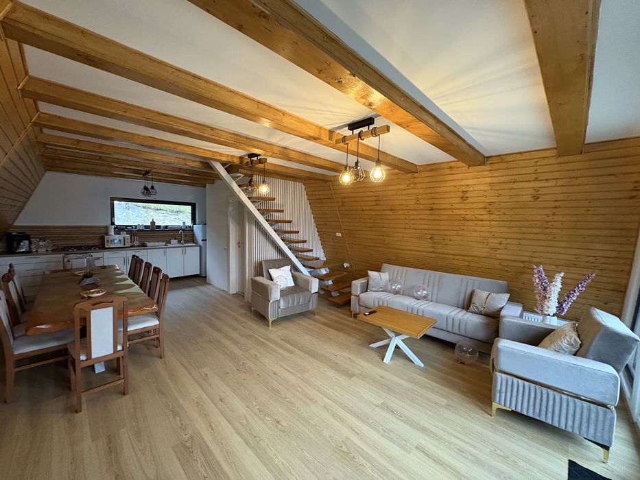 A frame/ciubar/teren de tenis