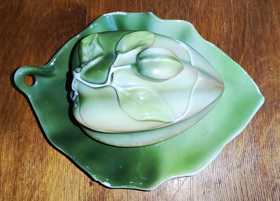 Антикварные и советские. Фарфор, часы, фотоаппарат, медали