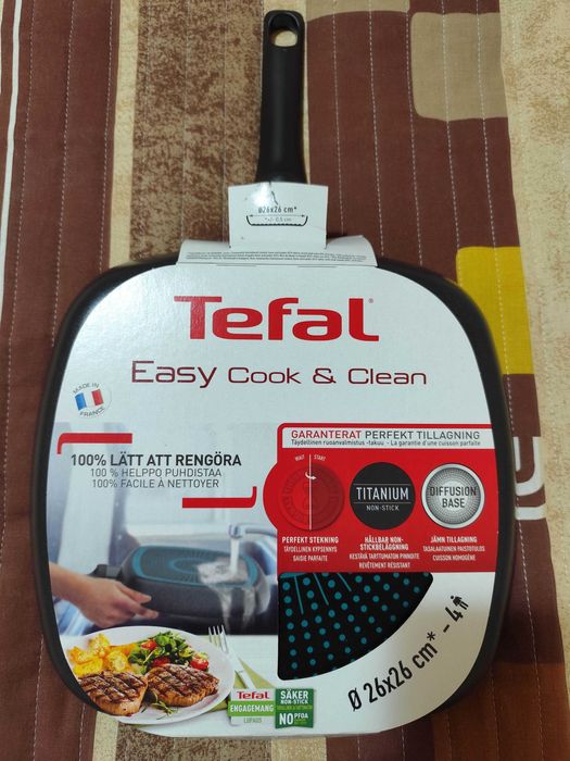 ЧИСТО НОВ грил тиган Tefal Easy Cook & Clean