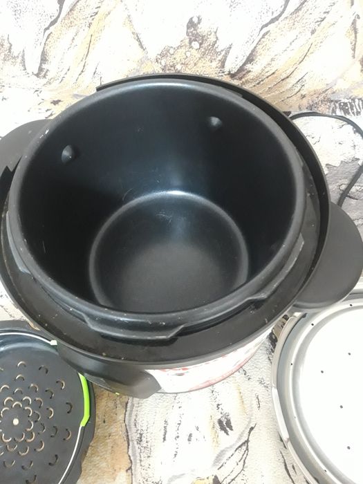 Продается мультиварка Moulinex C4000 в ОТЛИЧНОМ состоянии