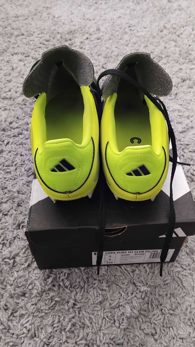 Фудболни бутонки "Adidas "