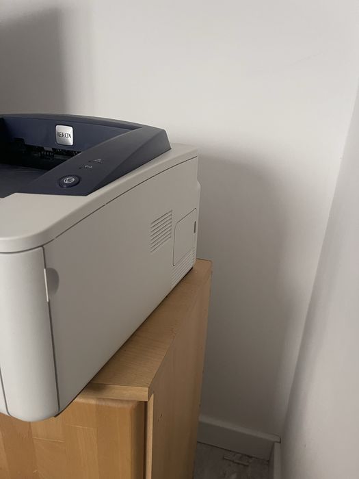 Imprimantă Laser Xerox - cu 2 cabluri inclusive