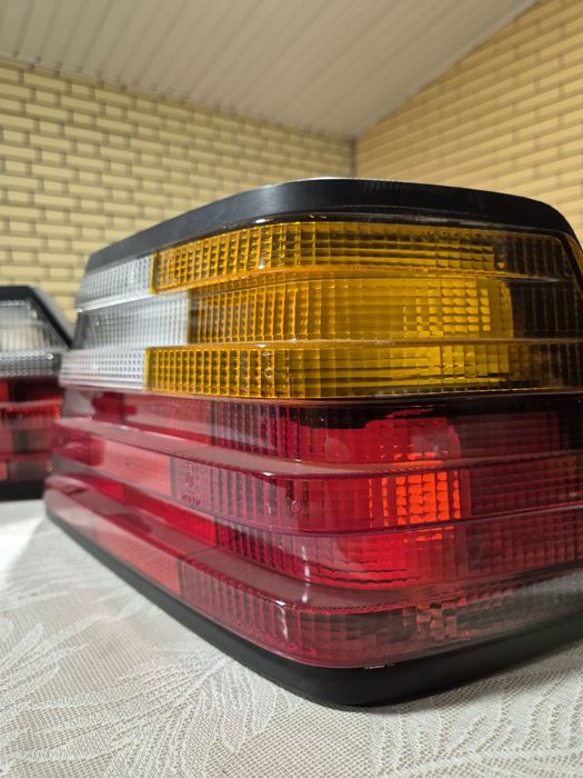 Задние стопы мерс 124 запчасти