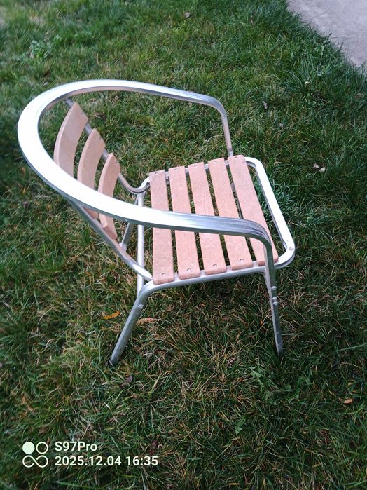 Градински маси и столове