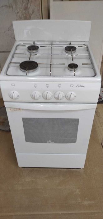 Продам газовую плиту