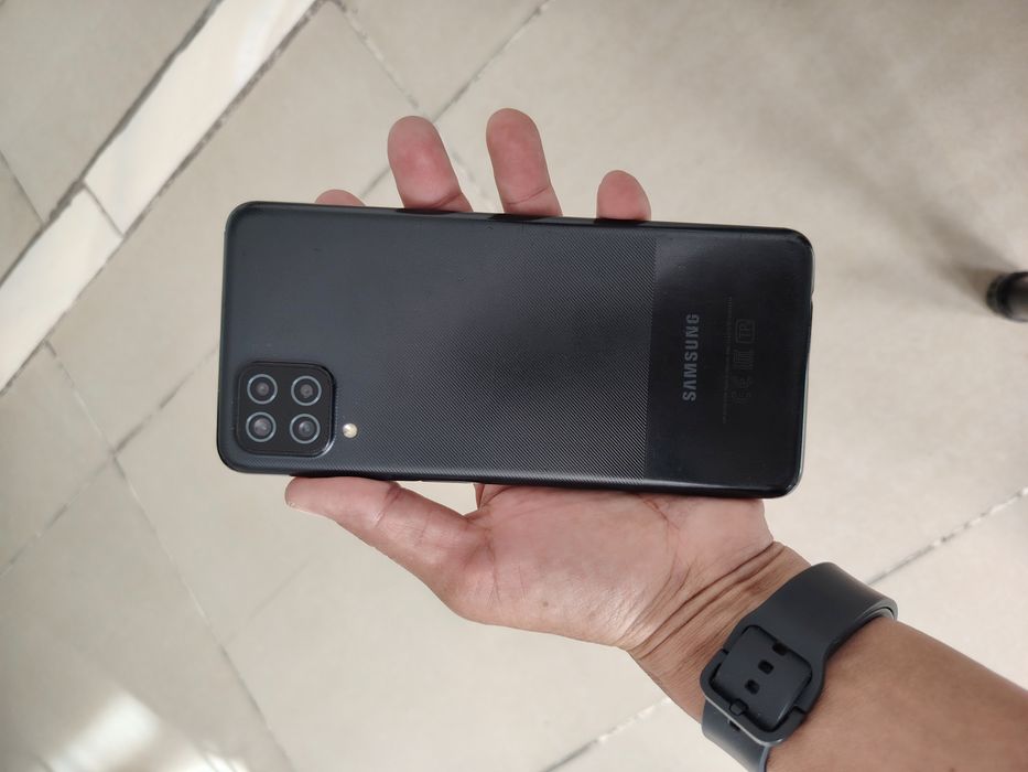 продаётся телефон