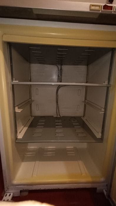Продам морозильник