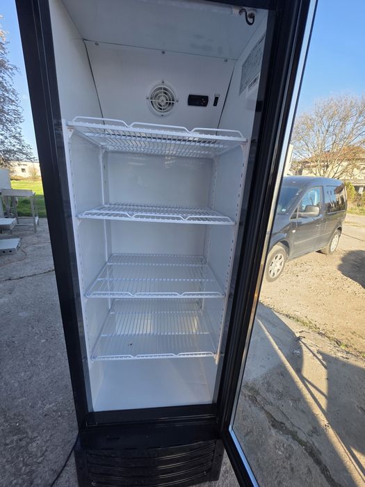 Немска хладилна витрина с лед осветление