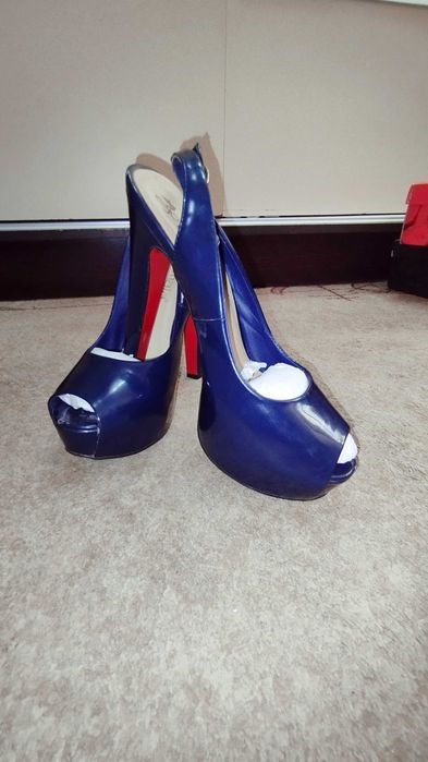 Туфли женские , лабутены