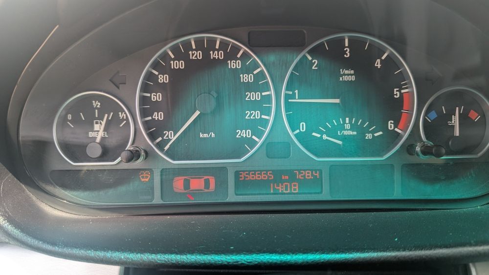 Vând BMW E46 320d manual