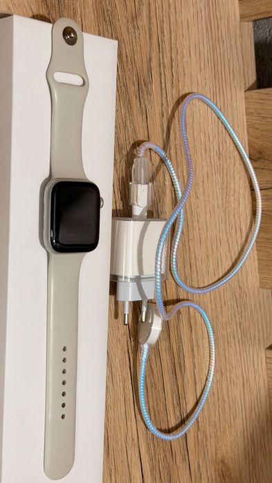 Apple Watch SE 44мм