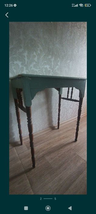 Столик ,консоль.