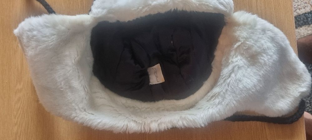 Caciula iarna gen cazaca